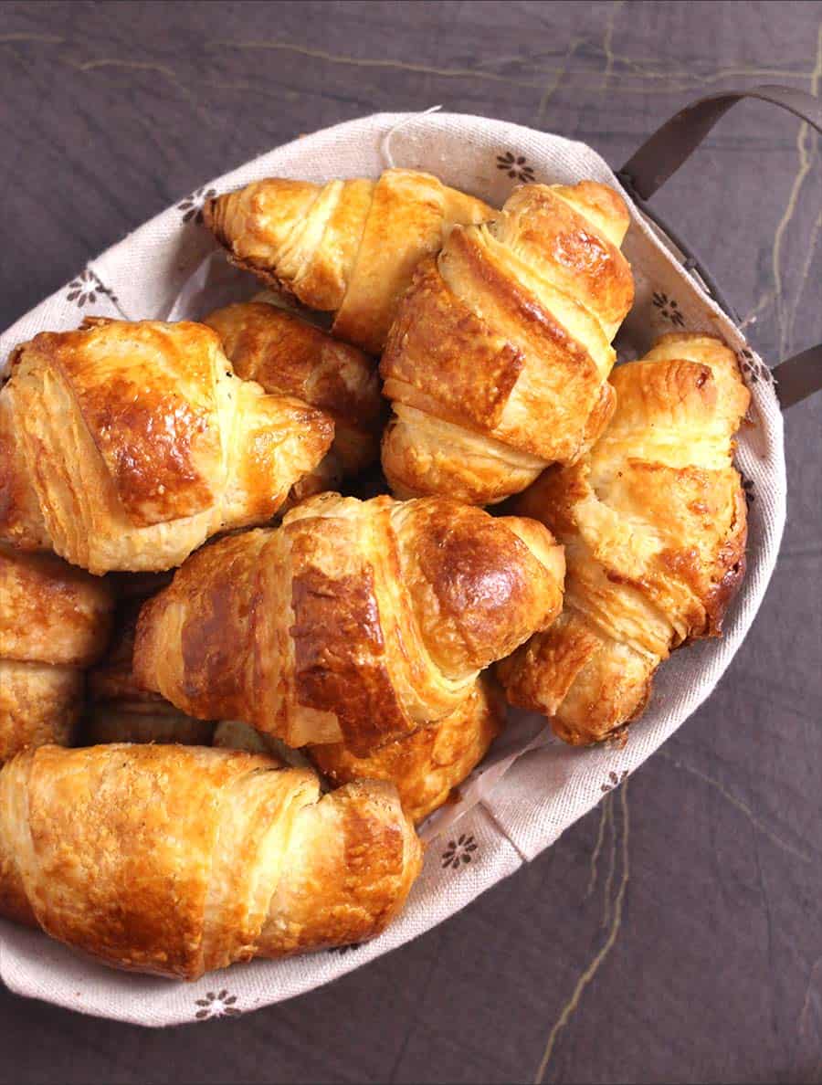 Easy, quick best homemade french butter croissants recipe from scratch #frenchpastries #Breakfastpastry