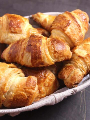 asy, quick best homemade french butter croissants recipe from scratch #frenchpastries #Breakfastpastry