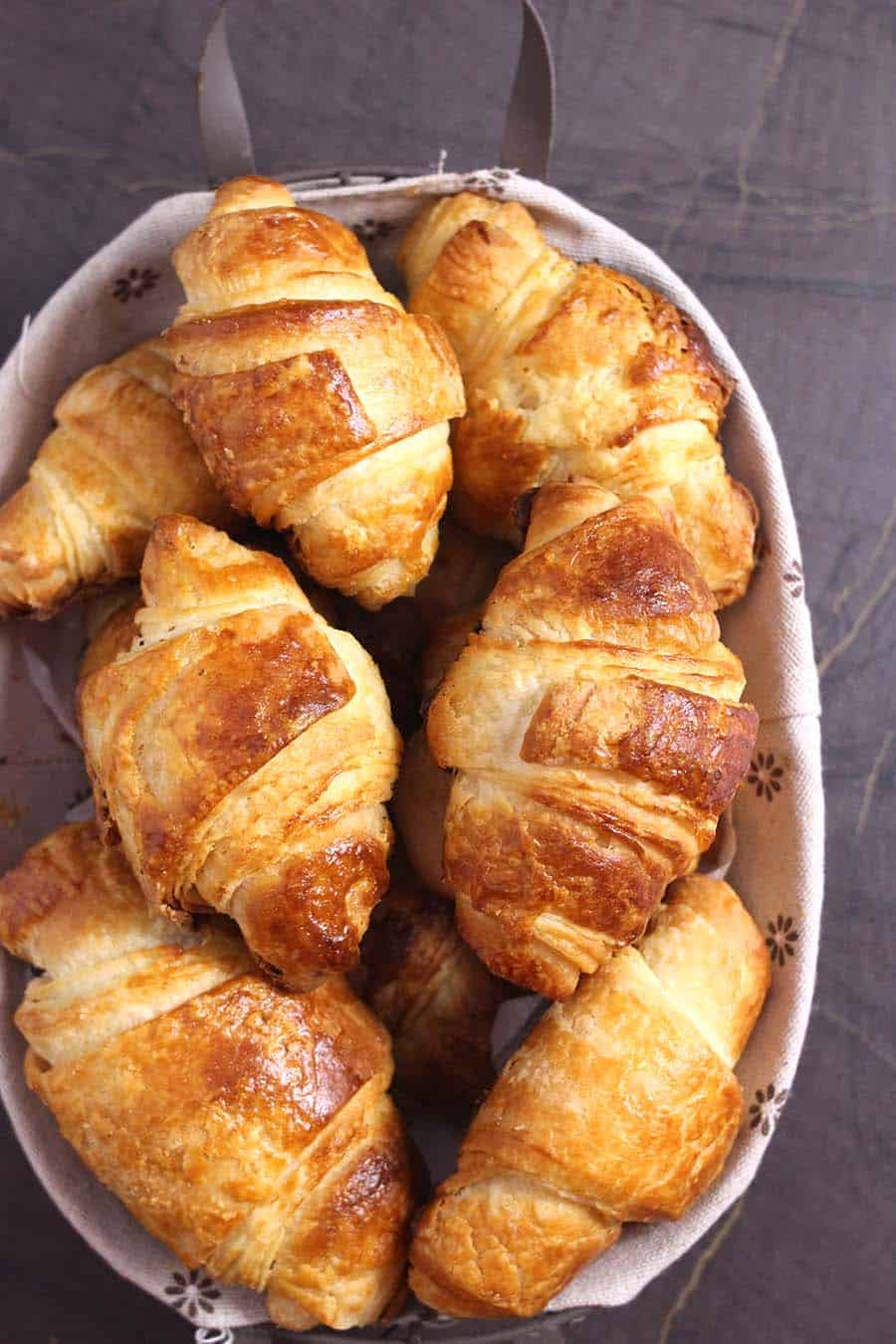 how to make croissants at home? viennoiserie, Parisian croissant recipe, patisserie, crescent rolls