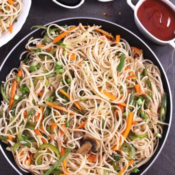 vegetable hakka noodles, veg noodles, vegetarian chow mein, restaurant-style, Indian, Indo Chinese