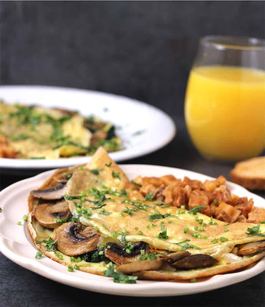 Spinach & Mushroom Omelet, How to make breakfast omelette, healthy protein-packed breakfast recipes