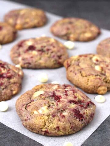 raspberry white chocolate chip cookies, subway cookies, Christmas, thanksgiving, holiday desserts