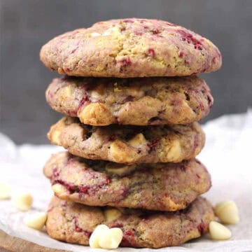 White chocolate raspberry cookies - subway-style copycat recipe. Easy, chewy cookies.