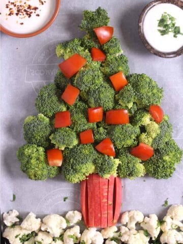 christmas tree vegetable platter with vegan mayonnaise, veggie platter with eggless mayo #dinner
