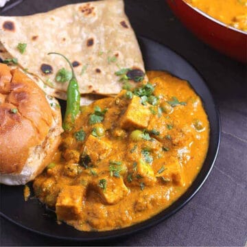 easy matar paneer masala recipe, mutter paneer dhabha, punjabi style, green peas and paneer curry