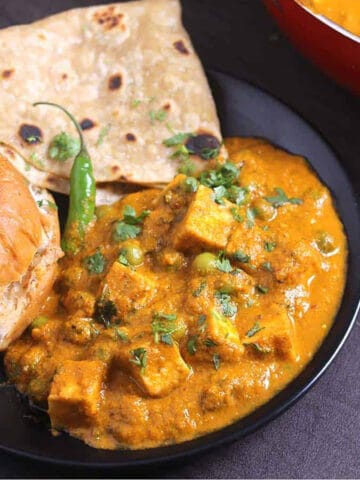 easy matar paneer masala recipe, mutter paneer dhabha, punjabi style, green peas and paneer curry