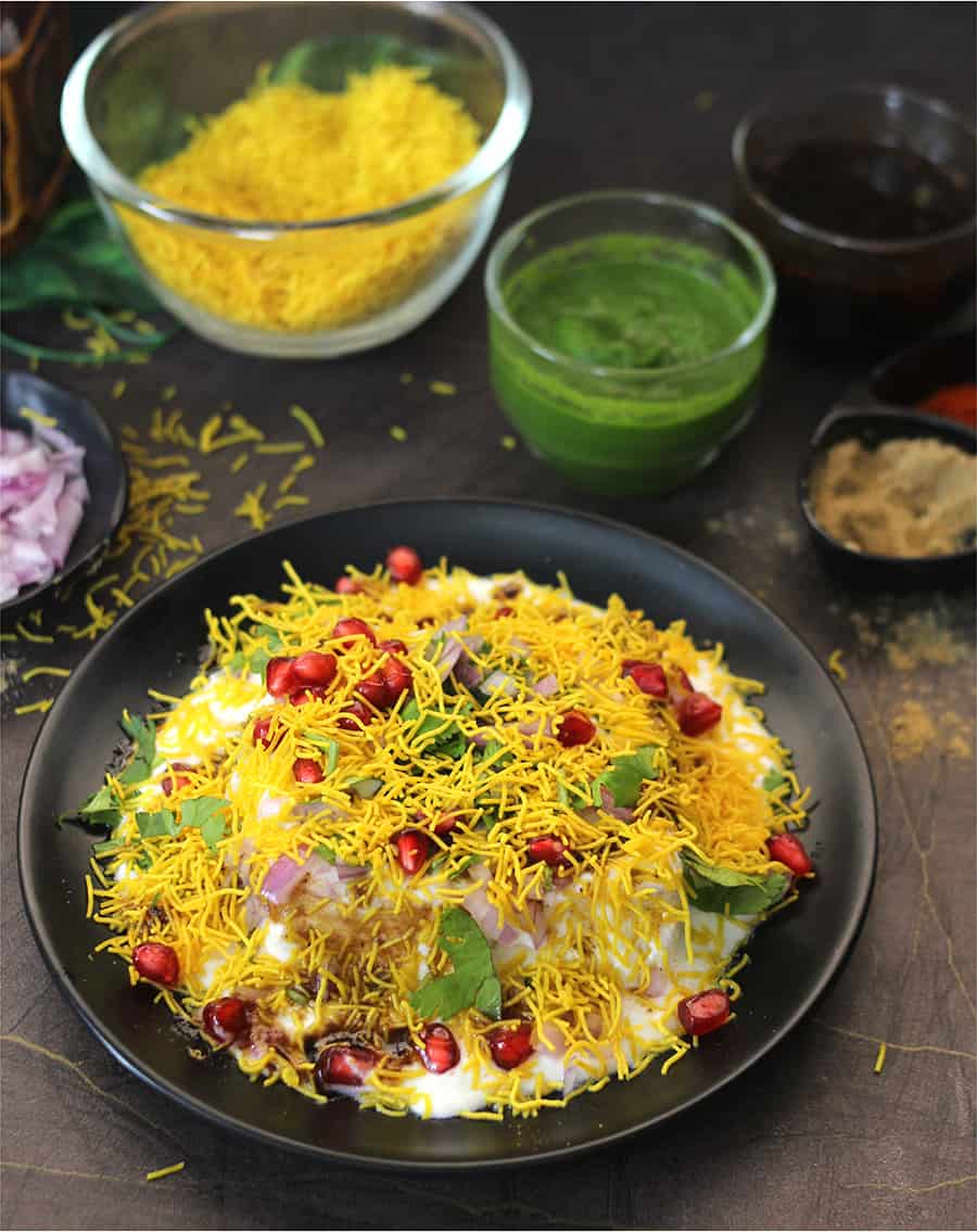 how to make street style dahi chaat at home? #dahivada #southindian #Noethindian #snacks #chats 
