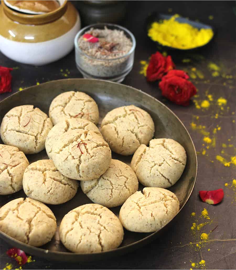 thandai nankhatai, thandai cookies, bakery style Indian biscuits #holi #thandai #indiansweets