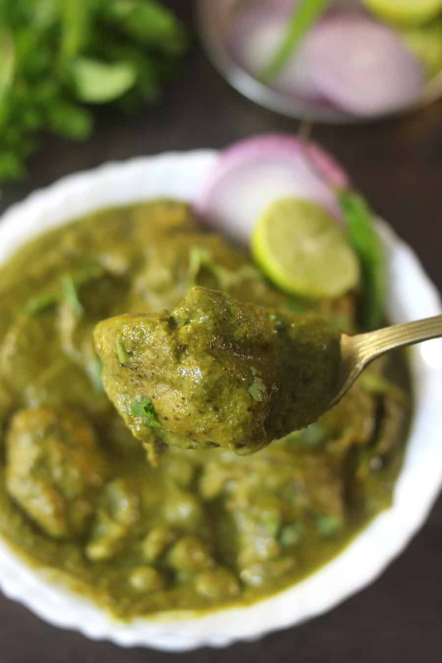 how to make the best chicken curry at home #villagestyle #green #hariyali #dinnerrecipes 