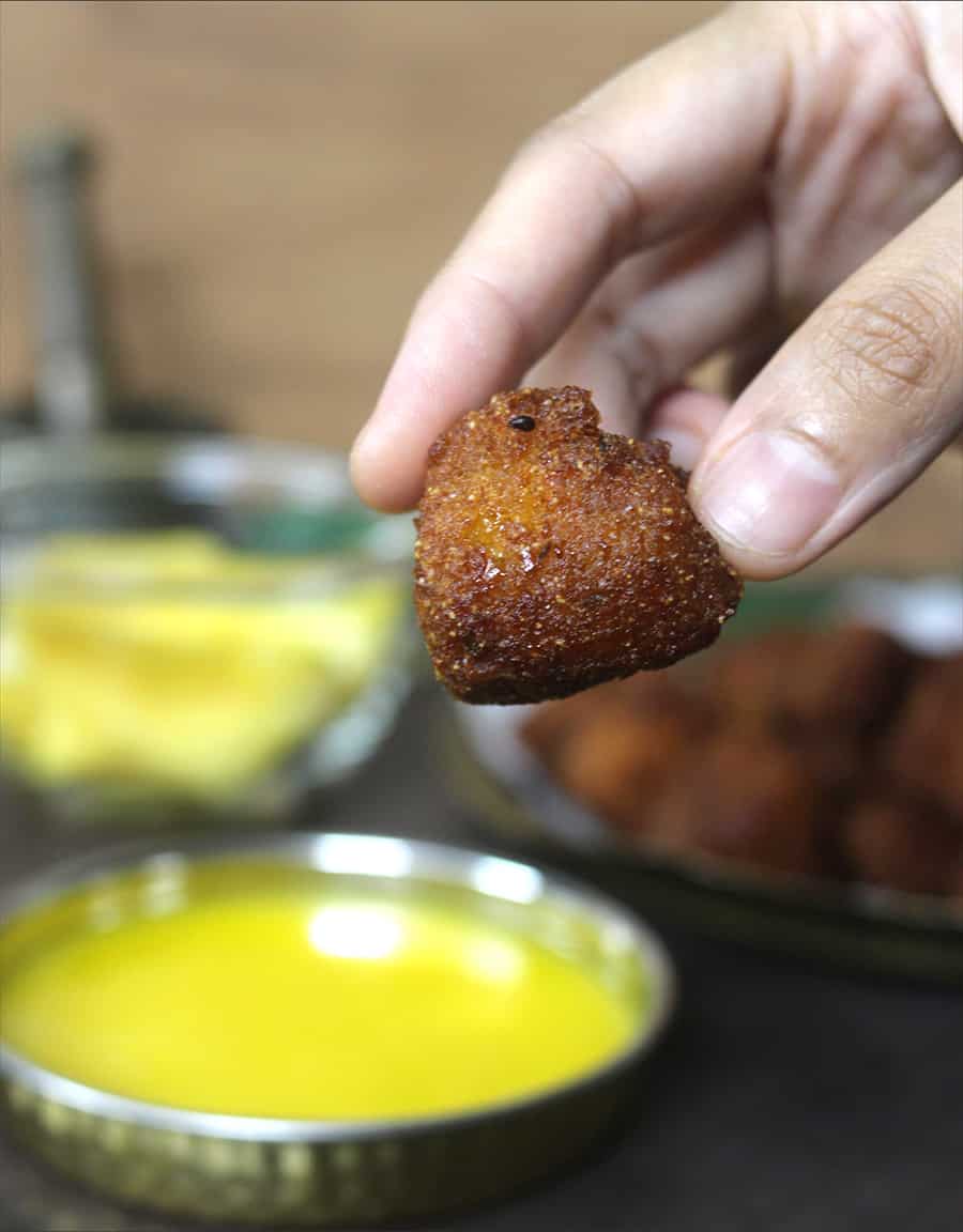 ponsa mulik popular Konkani recipe, Mangalorean halasina bonda, jackfruit donut holes #jackfruit 