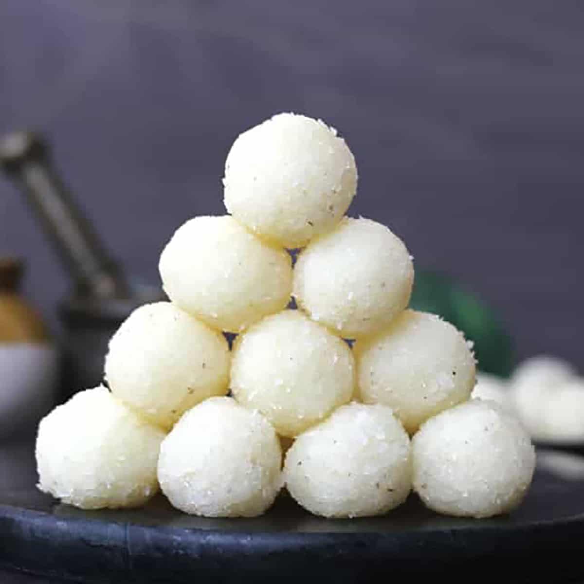 3-ingredient coconut ladoo (easy nariyal ke laddu) - Indian sweets and desserts. 