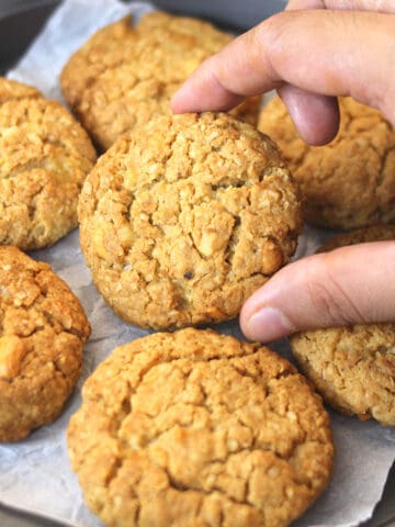 Best and healthy whole wheat oatmeal jaggery cookies or oats wheat nankhatai biscuits