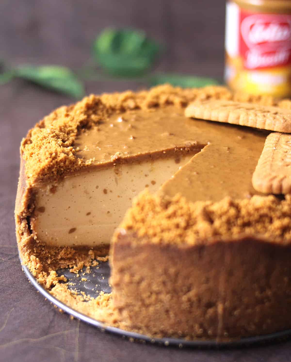 best and perfect biscoff cheesecake with basic ingredients 