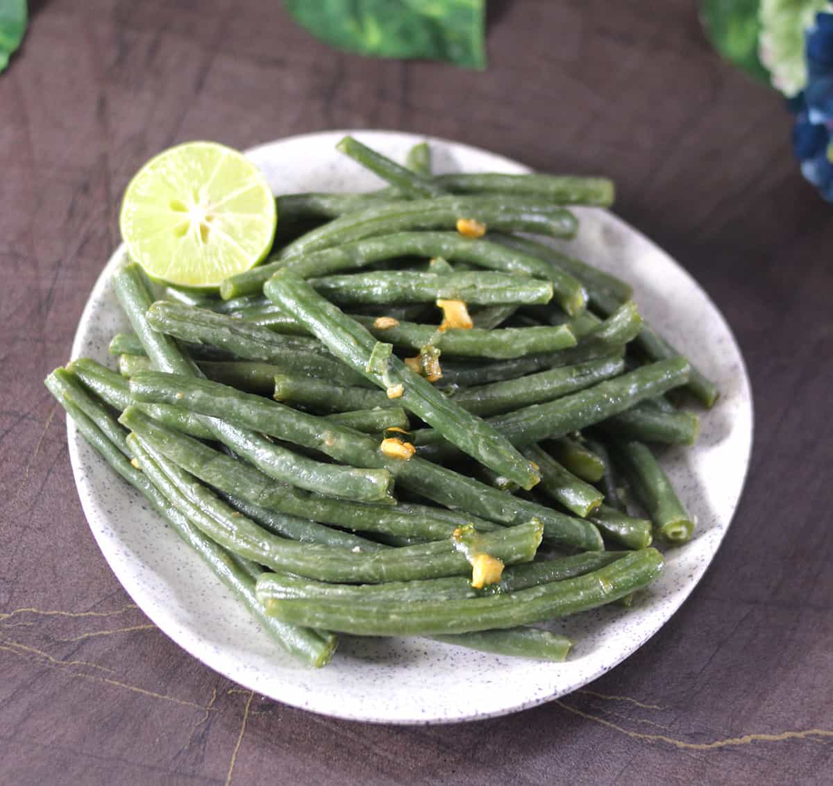Easy dinner side dish - butter garlic green beans for Thanksgiving and Christmas 