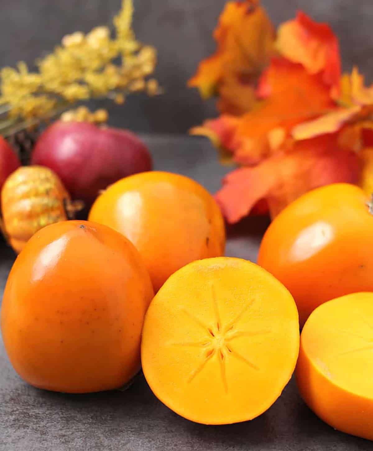 Picture of American persimmon fruit. 