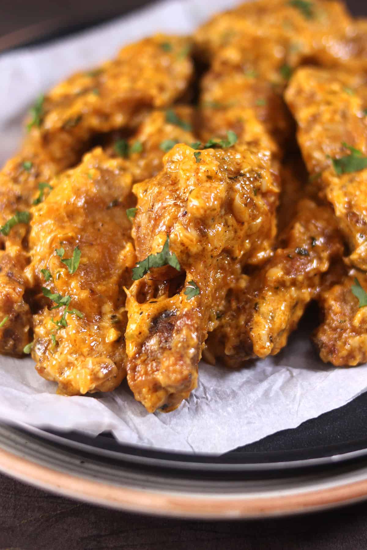 Easy crispy fried garlic chicken wings recipe. Finger food or appetizer for party, super bowl.