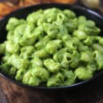 Avocado pasta recipe (vegan and creamy). Green pasta salad with avocado sauce.