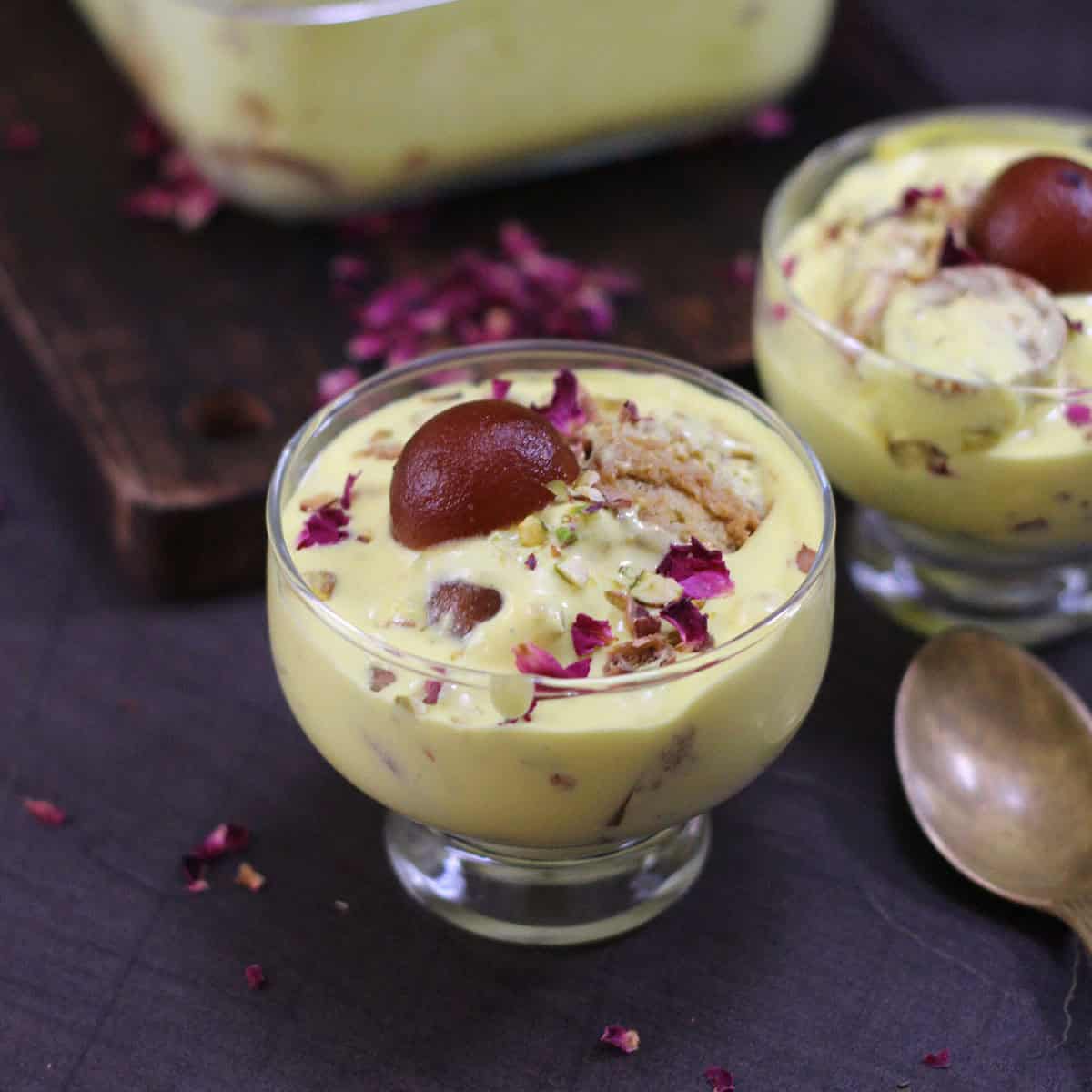 Rabdi Gulab Jamun Tiramisu - Cook with Kushi