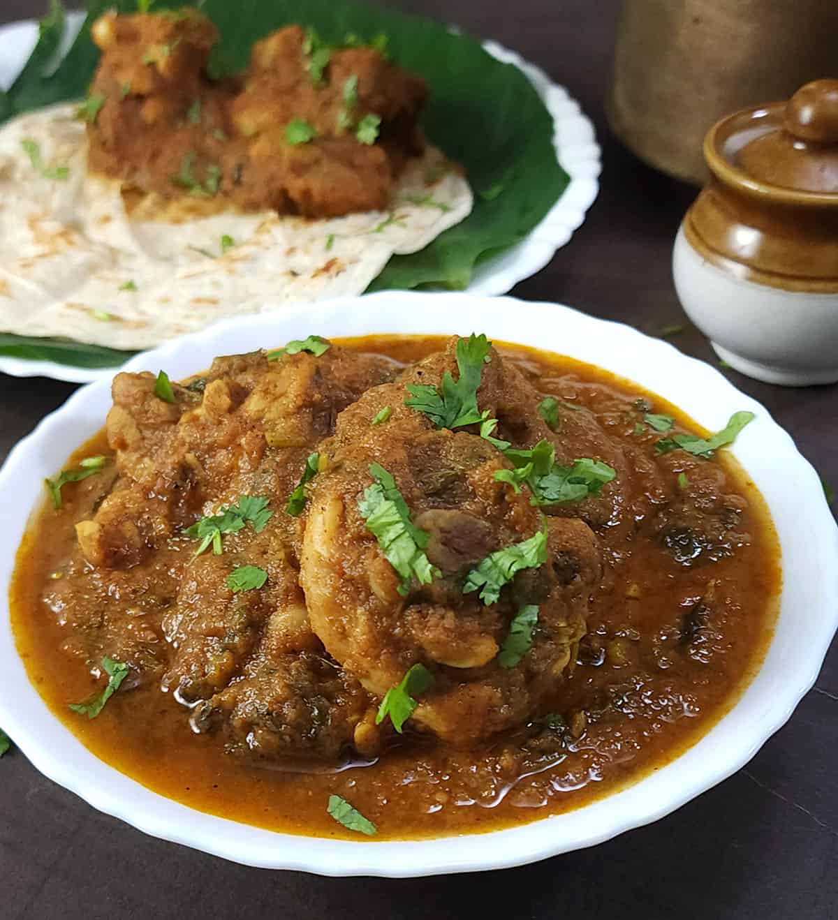 Homemade spicy black pepper chicken gravy, Indian style. Murgh kali mirch. 