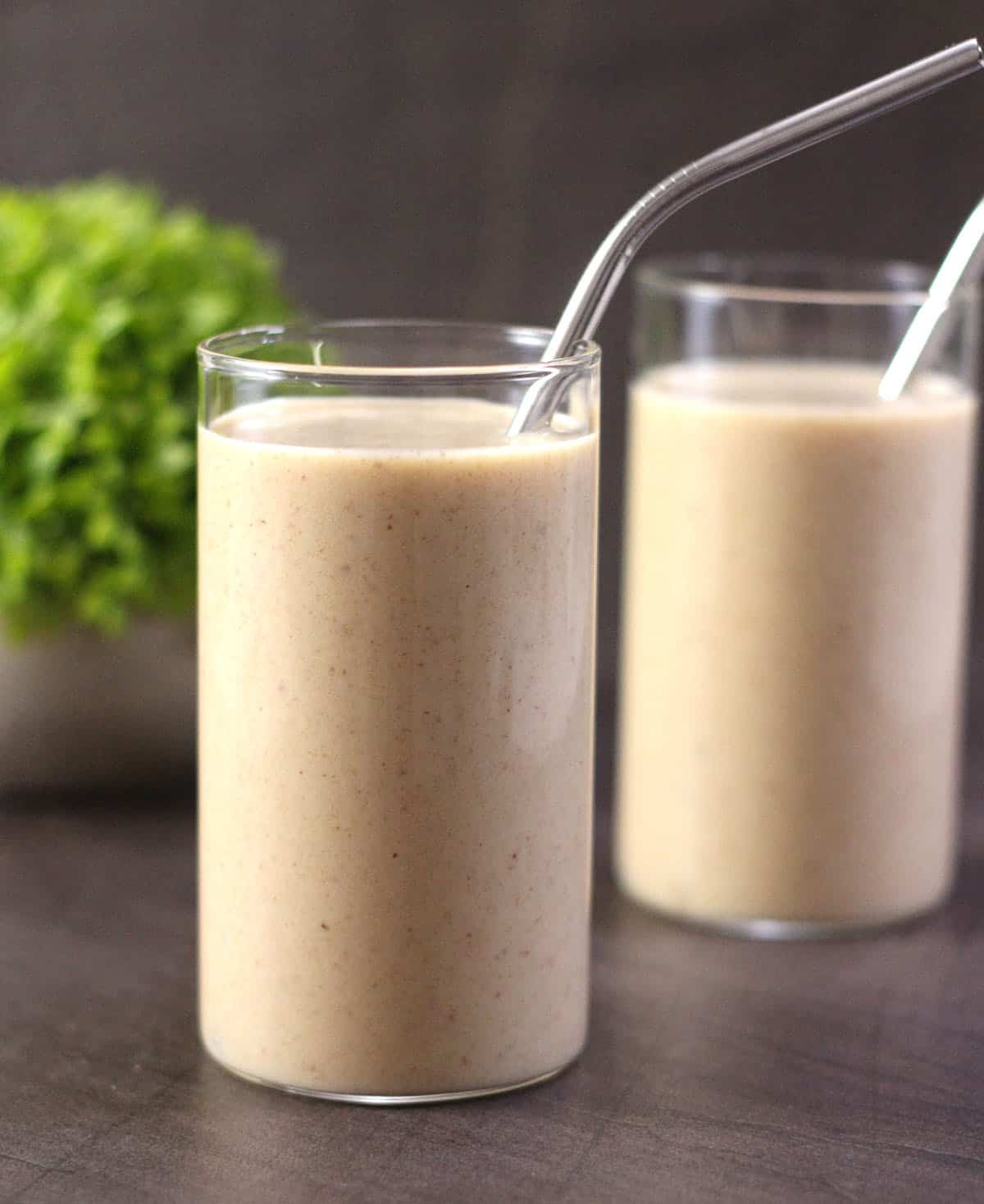 Apple Pear Smoothie - breakfast smoothie - Easy fall smoothie recipe.