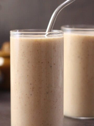 Banana Date Smoothie - Sugar Free Smoothie for breakfast, post workout and snack.