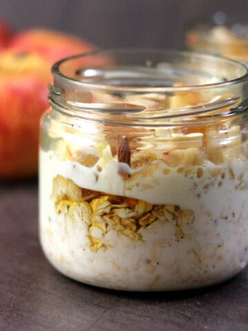 Apple cinnamon overnight oats. Make ahead breakfast recipe idea.