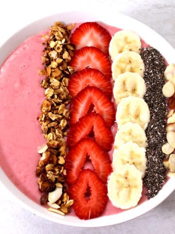 Strawberry Banana Smoothie Bowl | 5-Minute Breakfast Recipe | Homemade Vegan Smoothie Bowl.