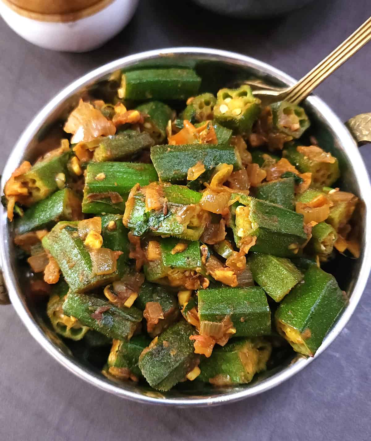 One pan okra stir fry masala curry | bhindi masala | ladys finger curry recipe.