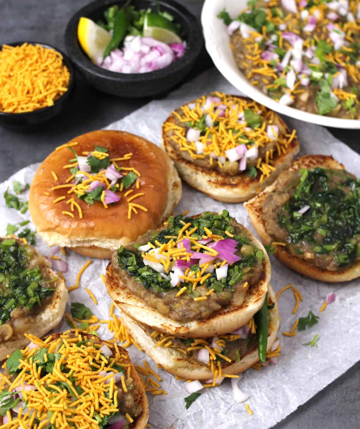 Coriander masala pav recipe - Mumbai street-style pav bhaji masala. 