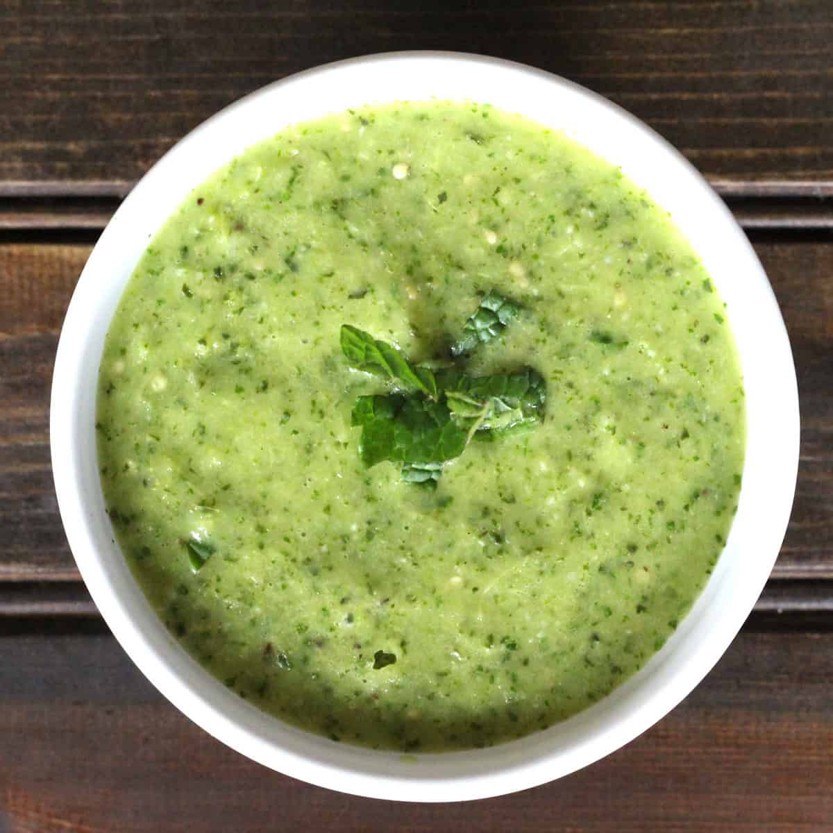 Green tomatillo dip recipe | Best salsa verde for chips, tacos, tortillas, grilled meat and shrimp.