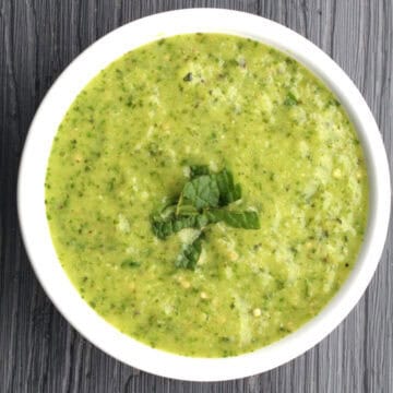 Tomatillo Dip Recipe | 10-minute Mexican Salsa Verde - side dish for tacos, chips, tortillas.