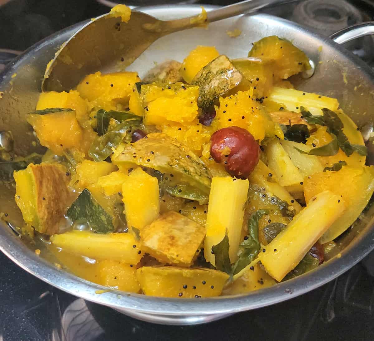 Temple style dudde upkari with kabbu (sugarcane pumpkin stir-fry) - Easy South Indian Side Dish.